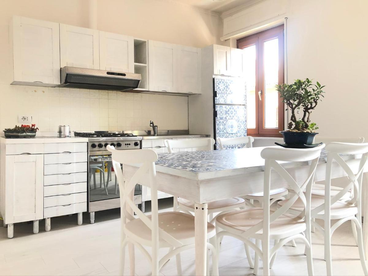 Clua Holiday House Porto Ceresio Buitenkant foto